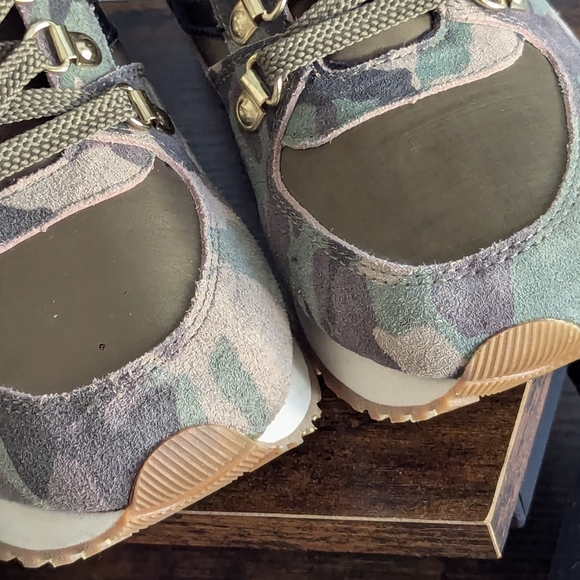 Thetorn Lily 2 Weather Resistant Boots - Picture 6 of 13